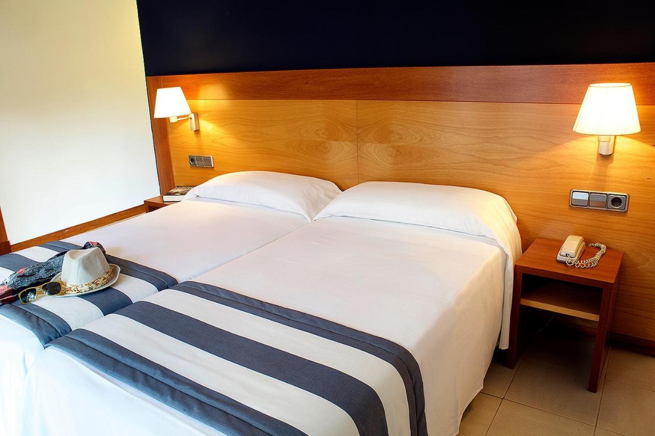 Hotel Els Pins Platja d'Aro Esterno foto