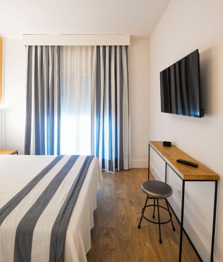 Hotel Els Pins Platja d'Aro Esterno foto